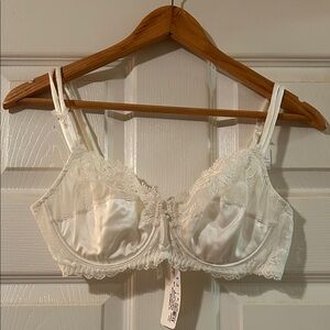 Luxurious Ivory Lace Bra